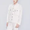 Kris Wu pakai celana pendek