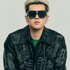Kris Wu pakai kacamata lucu