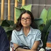 Sarwendah pakai kacamata