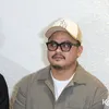 Rully Angga Akbar depan media