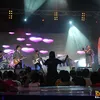 ungu, t2, rossa, laura basuki