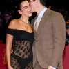 Callum Turner Mesra dengan Dua Lipa di Red Carpet