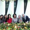 Nasi liwet sunda, seleb yang makan pakai alas daun pisang, seleb yang makan nasi liwet, foto seleb