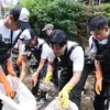 Aksi Sosial Bersihkan Sampah Sungai Ciliwung 