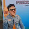 Aldi Taher Pakai Kacamata