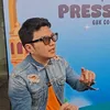 Aldi Taher Pakai Kaus Orange