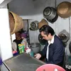 Baim Wong Makan di Warteg