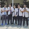 Potret Iqbhal LIDA saat kenakan jas dokter.