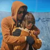 Potret mesra Via Vallen dan Chevra Yolandi.