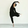 Pose Yoga Wanda Hamidah