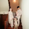 Lesti Kejora dan Rizky Billar foto bareng anak-anak