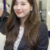 Rambut Suzy panjang bergelombang