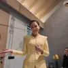 Maia Estianty pakai kebaya kuning