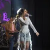 Dike Sabrina Pakai Baju Putih