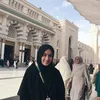Potret Memes Prameswari pakai hijab.