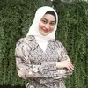 Potret Memes Prameswari pakai hijab.