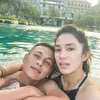 liburan Andhika Pratama dan Ussy Sulistiawaty