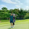 liburan Andhika Pratama dan Ussy Sulistiawaty