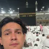 Selfie Marcell Darwin depan ka'bah