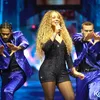 Mariah Carey Nyanyi Diiringi Dancer