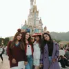 Marsha Aruan dan sahabat liburan ke Disneyland.