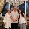 Mayangsari, Bambang dan Khirani pakai baju putih