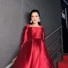 Melly Lee Beri Contoh Kepada Peserta