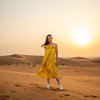 Lyodra pun terlihat membagikan beberapa momen selama di Dubai. Salah satunya saat ia berkunjung ke gurun pasir