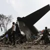 foto pesawat hercules yang jatuh di Medan