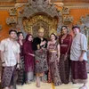 Millen Cyrus di Pernikahan Kakak Sarah Menzel