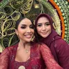 Millen Cyrus di Pernikahan Kakak Sarah Menzel