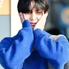 Mingyu SEVENTEEN Pegang Pipi