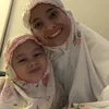Potret Acha Septriasa dan anaknya bak kakak adik.