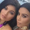 kim kardashian kylie jenner, mirip kim kardashian, mirip kylie jenner