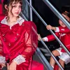 Abang L dan Rina Nose di tangga