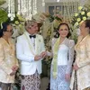 Aksa Uyun dan Yosika pamer cincin