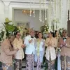 Aksa Uyun foto bareng orang tua