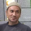 Ekspresi Gary Iskak dapat kado tomat