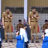 Momen Kocak Saat Bupati Ganteng Hengky Kurniawan Digodain Anak SMA