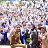 Momen Kocak Saat Bupati Ganteng Hengky Kurniawan Digodain Anak SMA