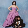 Kemesraan Selena Gomez &amp; Benny Blanco Dalam Foto Bertema Prom