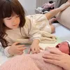 Momen Manis Saat Vechia Anak Pertama Franda Bertemu Adik