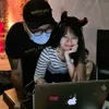 Potret mesra Coki Pardede dengan seorang wanita.