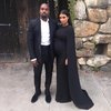 Bagi Kim Kardashian dan Kanye West, tak ada kata santai di saat momen Labor Day tiba. Mereka tetap saja tampil glamor untuk menghadiri acara resmi.