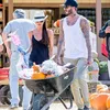 David - Victoria Beckham Belanja Halloween