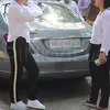 Pertemuan tak sengaja Kajol dan Kareena Kapoor jadi perhatian warganet
