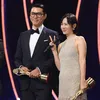 Son Ye Jin dan Hyun Bin menang popularity award