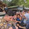Verrell Bramasta Jajanin Mainan ke Warga dan Anak-Anak