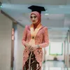Rara Ipar Lesti Wisuda S2