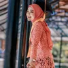Rara Ipar Lesti Wisuda S2
